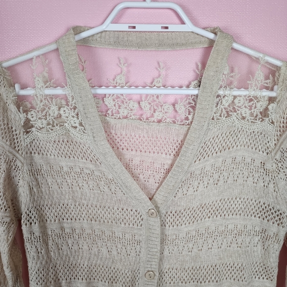 Vintage Knit and Lace Grandma Cardigan - Picture 4 of 4